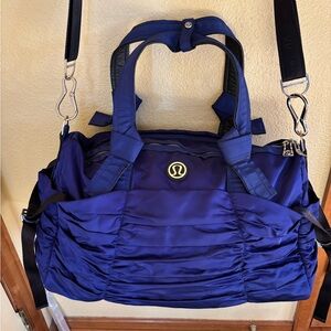 Lululemon Destined for Greatness Duffel in pigment blue